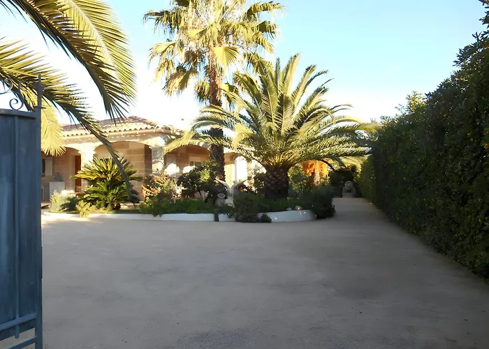 Couette-café Gautama 3*